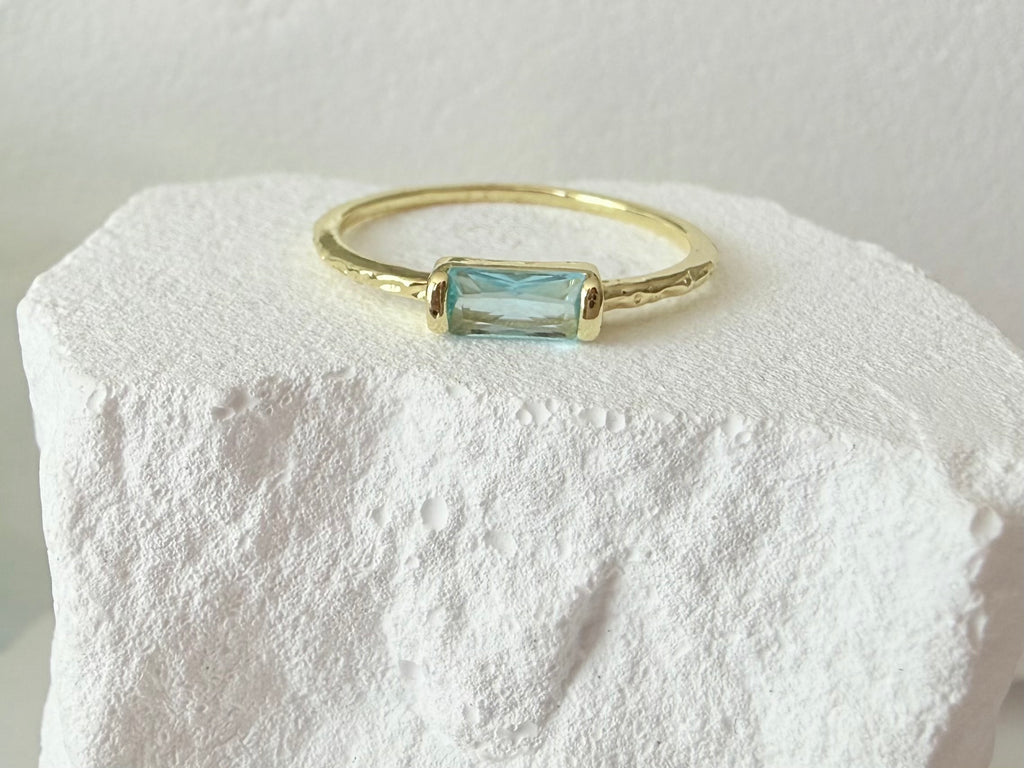 Ladies ring Zirconia