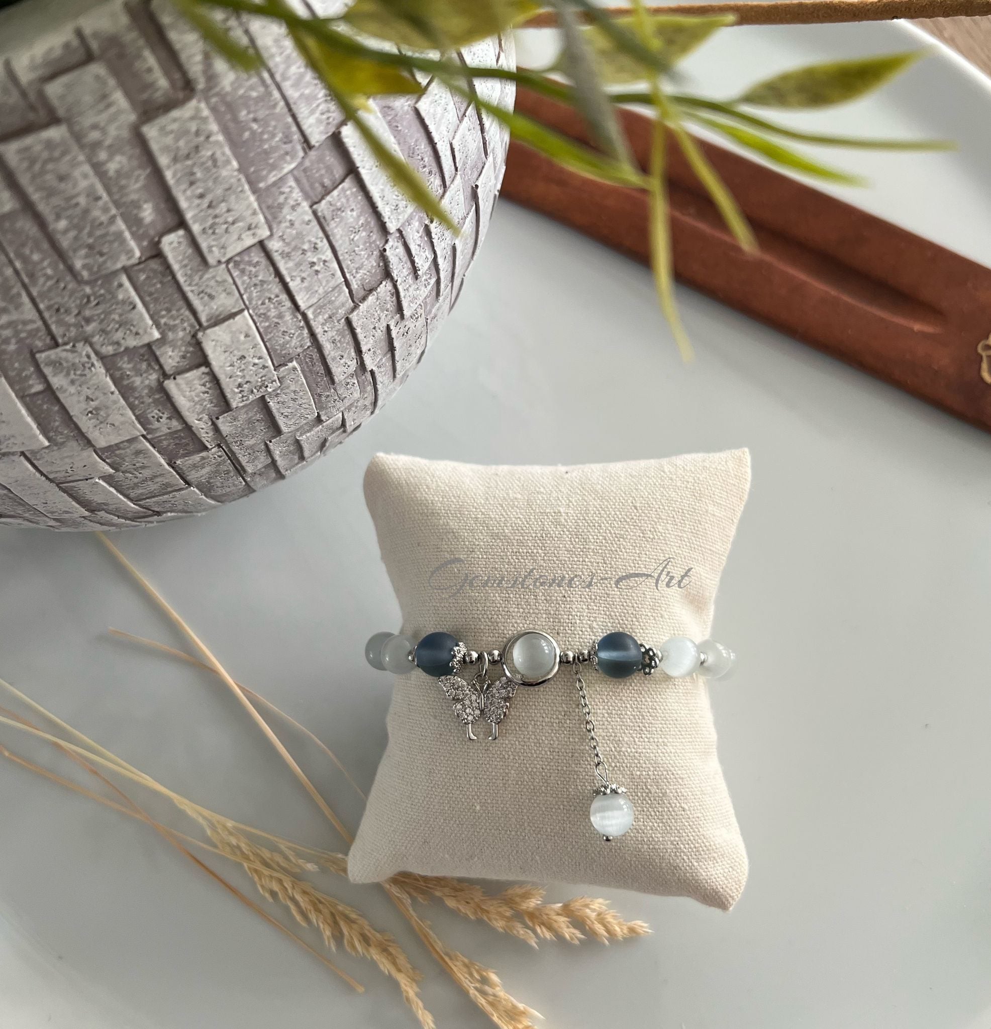 Armband maansteen met vlinder image 0