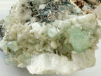 Apofylliet (groene) met Stilbiet en soms Heulandiet (Hieros Gamos)