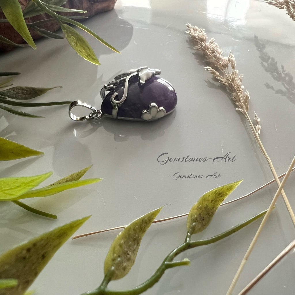 Amethist hanger met witte vlinder image 2