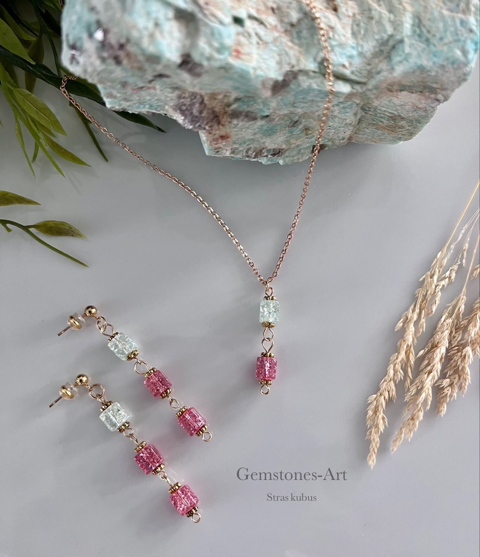 Strass oorbellen & ketting image 1