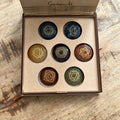 chakra stenen in houten geschenkdoos image 0