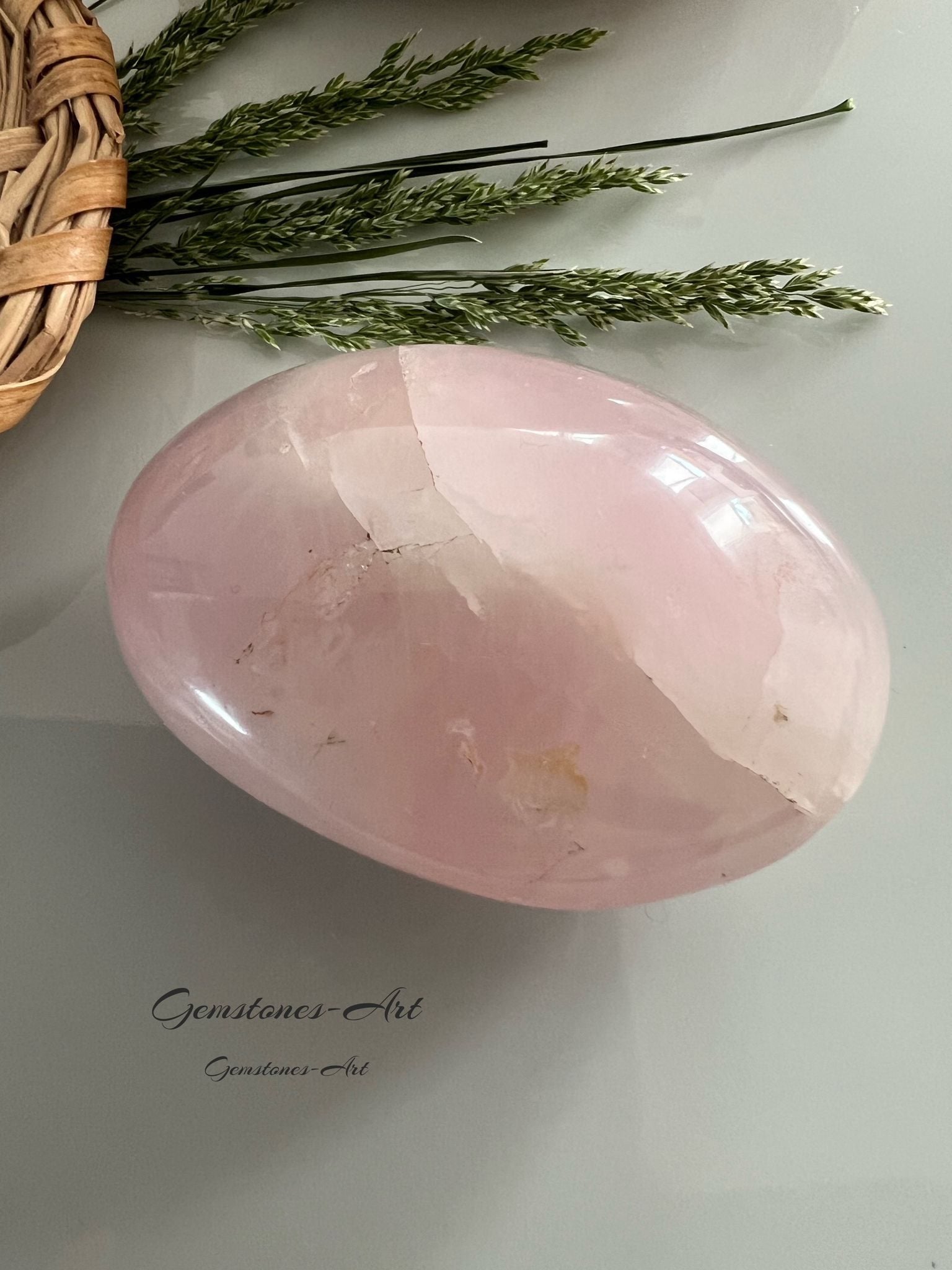 Jumbo edelsteen Rozenkwarts  - gewicht: 105gram lengte 6cm image 1