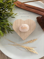 Houten cadeau hart met gouden driehoek edelsteentjes image 0