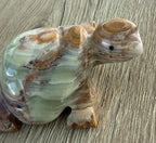 Handgesneden schildpad van Pakistaans onyxmarmer – gebandeerde calciet/aragoniet