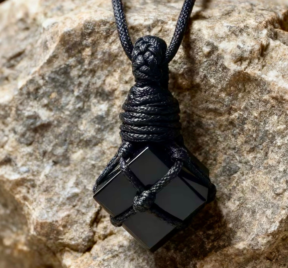 Obsidiaan kubus (handmade) image 1