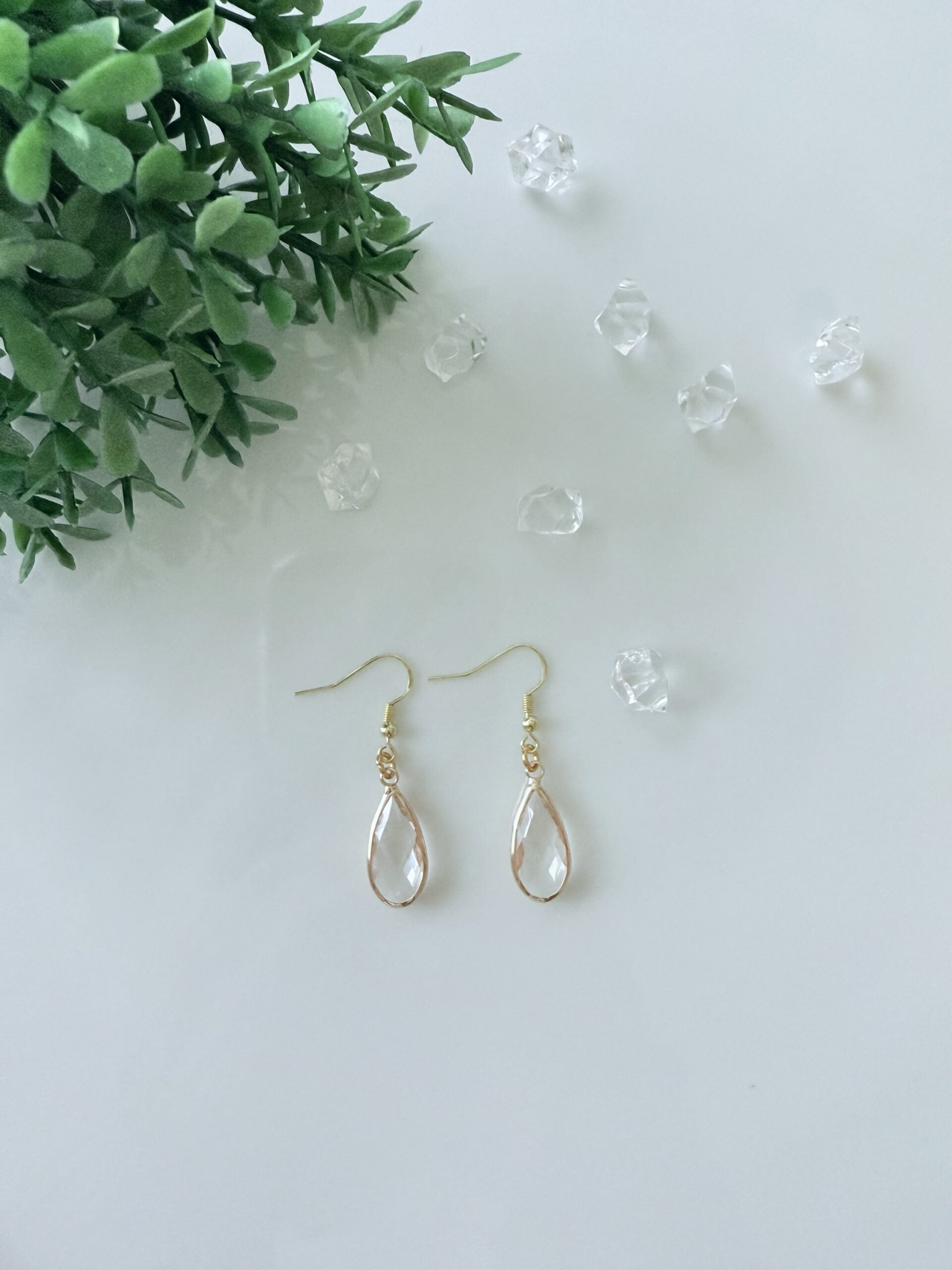 Bergkristal facet oorhangers- 14kt goud image 3