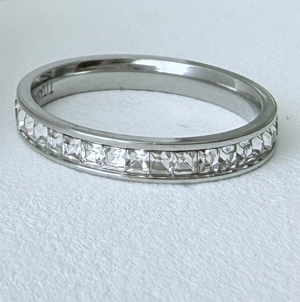 Titanium ring met kristalheldere zirkonia