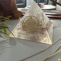Orgonite Pyramide Selenite - Sri Yantra - image 0