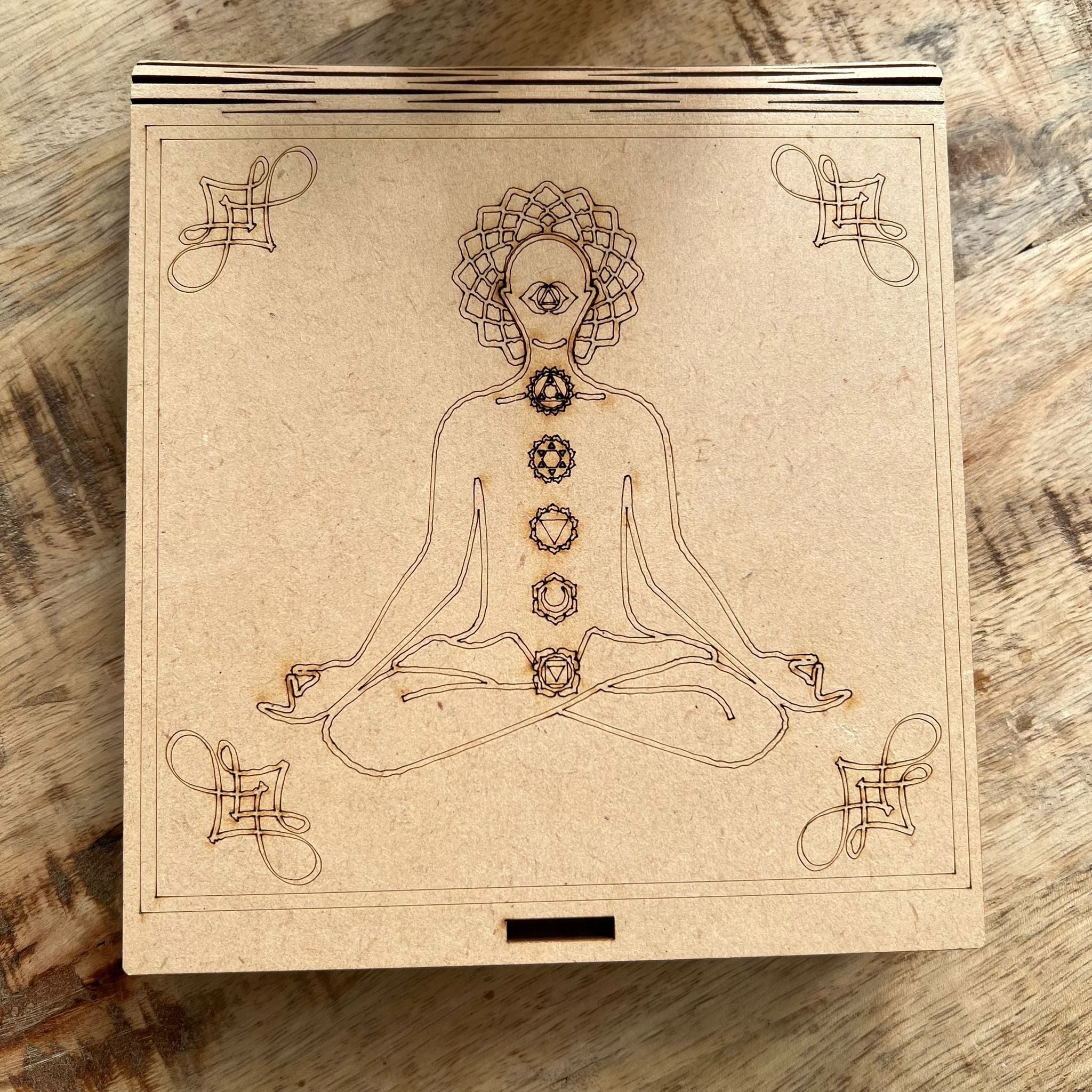 chakra stenen in houten geschenkdoos image 1