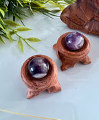 Amethist bol (2.5 cm) plus houten houder image 1