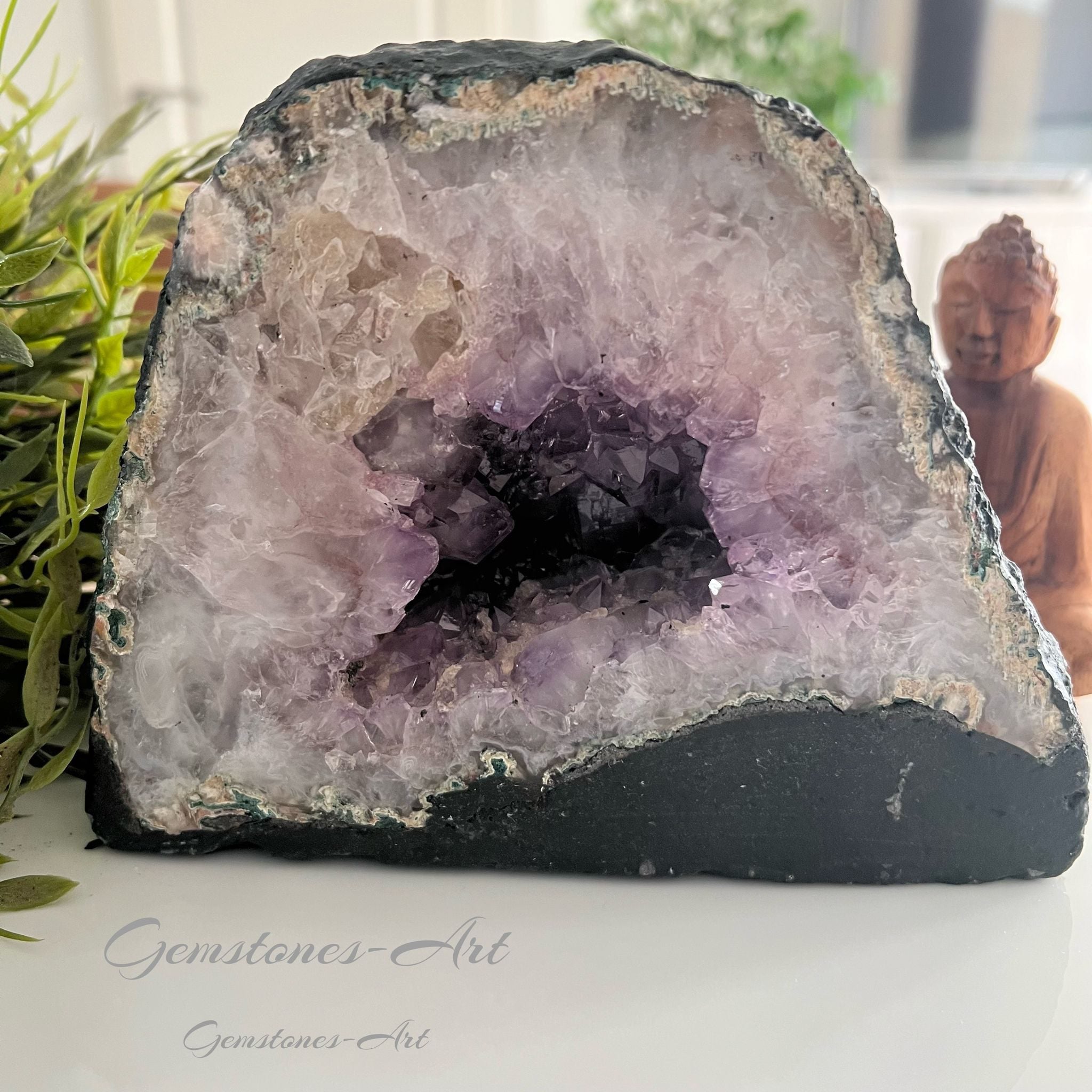 Amethist geode image 0