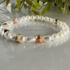 Armband - zoetwaterparel met golden healer facetkraal image 2