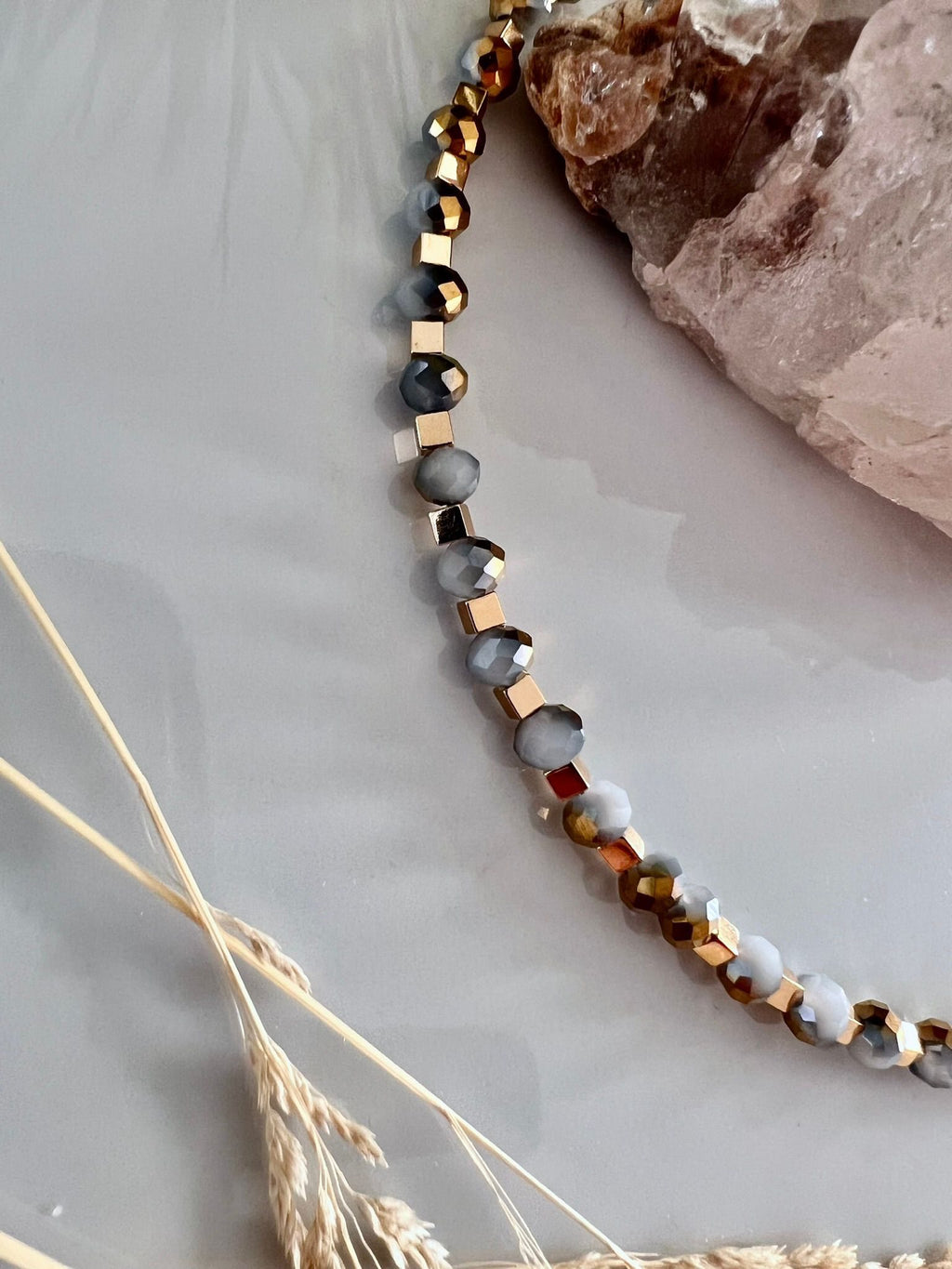 Dames ketting Czech Glaskraal goud/lichtgrijs ( Handmade) image 2