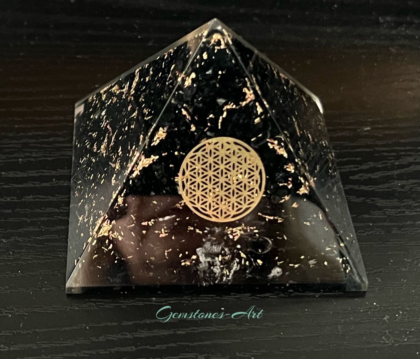 Orgonite Pyramide Zwarte Toermalijn - Flower of life image 0