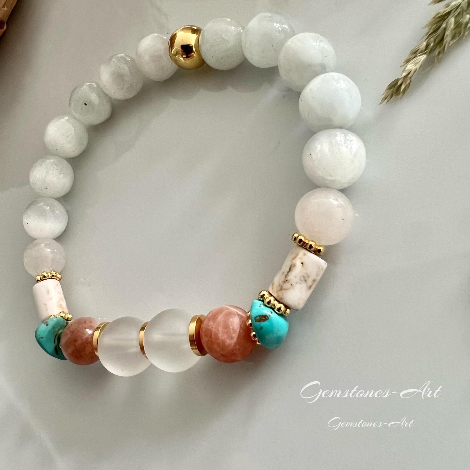 Armband / seleniet / bergkristal / zonnensteen /vergulde kraal - (handmade) image 1