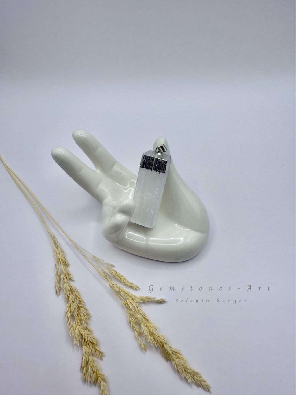 Seleniet hanger image 1