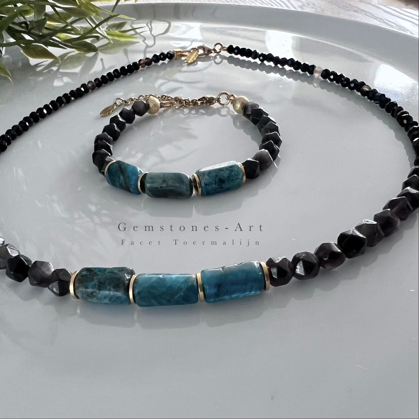 Dames halsketting zwart toermalijn/ apatite image 3